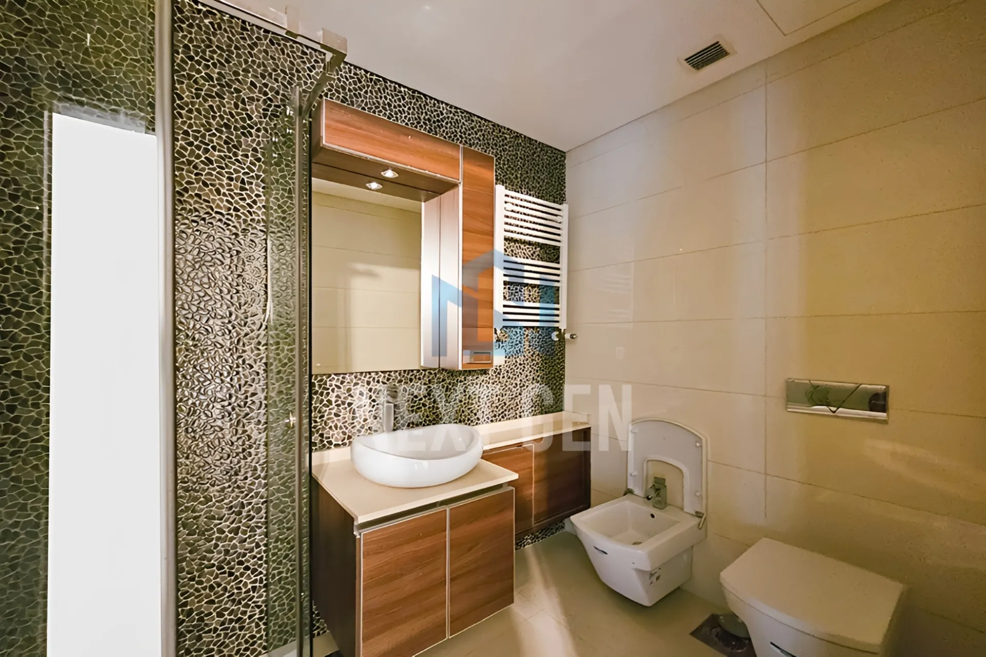 Apartment for sale in Ramlet El Baida, Bayrut, Lebanon