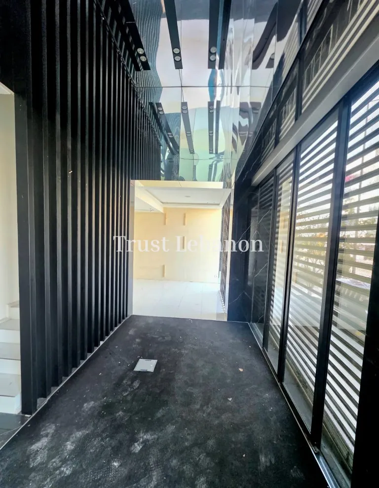 Showroom for rent in Hazmieh, Lebanon
