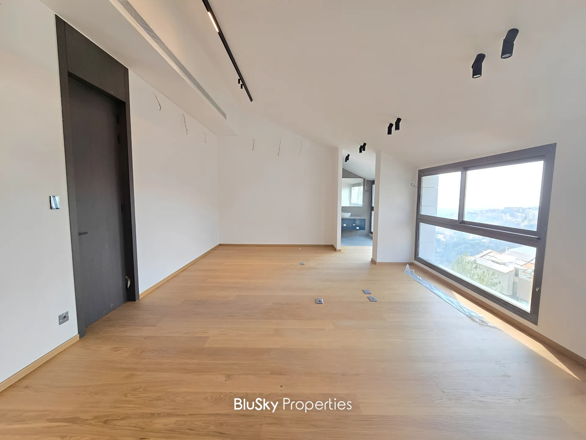 Duplex for sale in Monteverde main street، lebanon