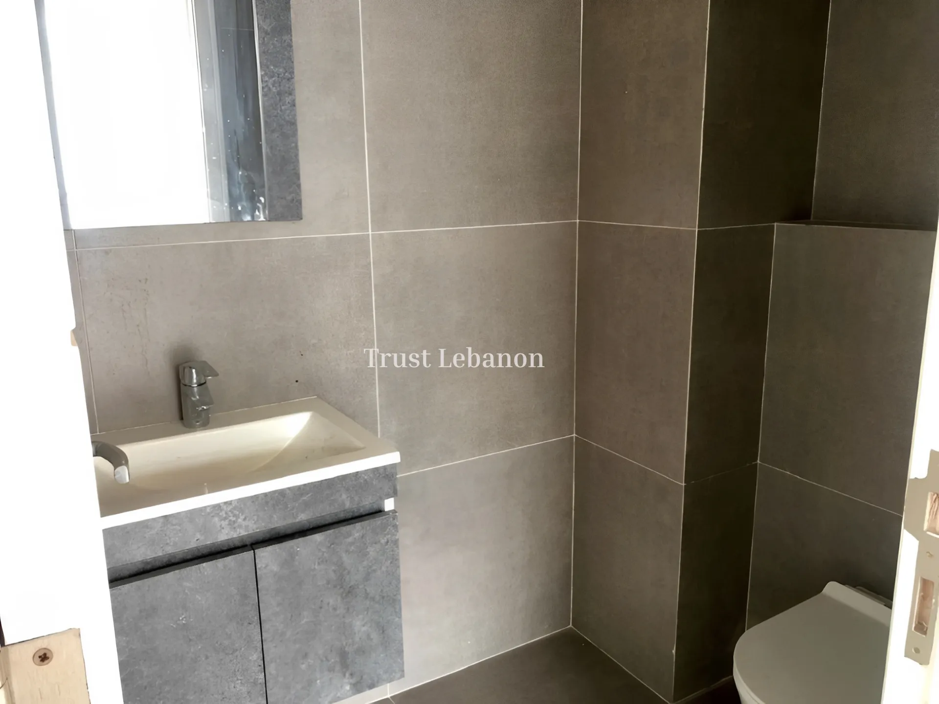 Office for rent in Dbayeh, Lebanon