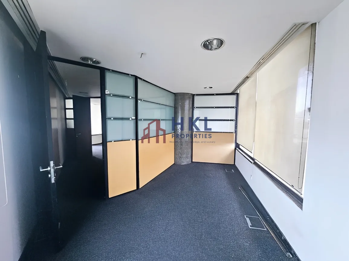 Office for Rent in Furn El Chebak, Bayrut, Lebanon