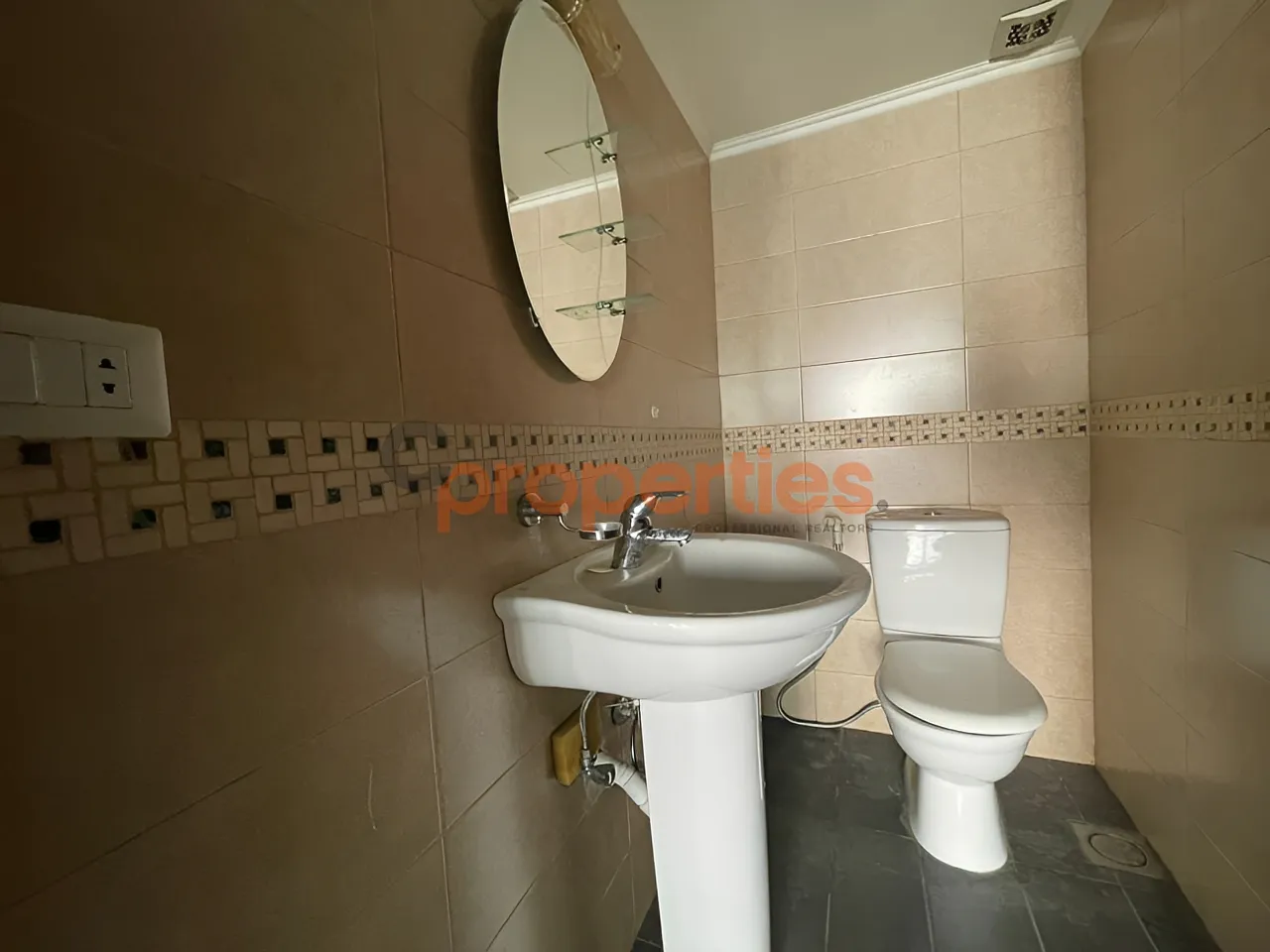 Apartment for Sale in Ballouneh