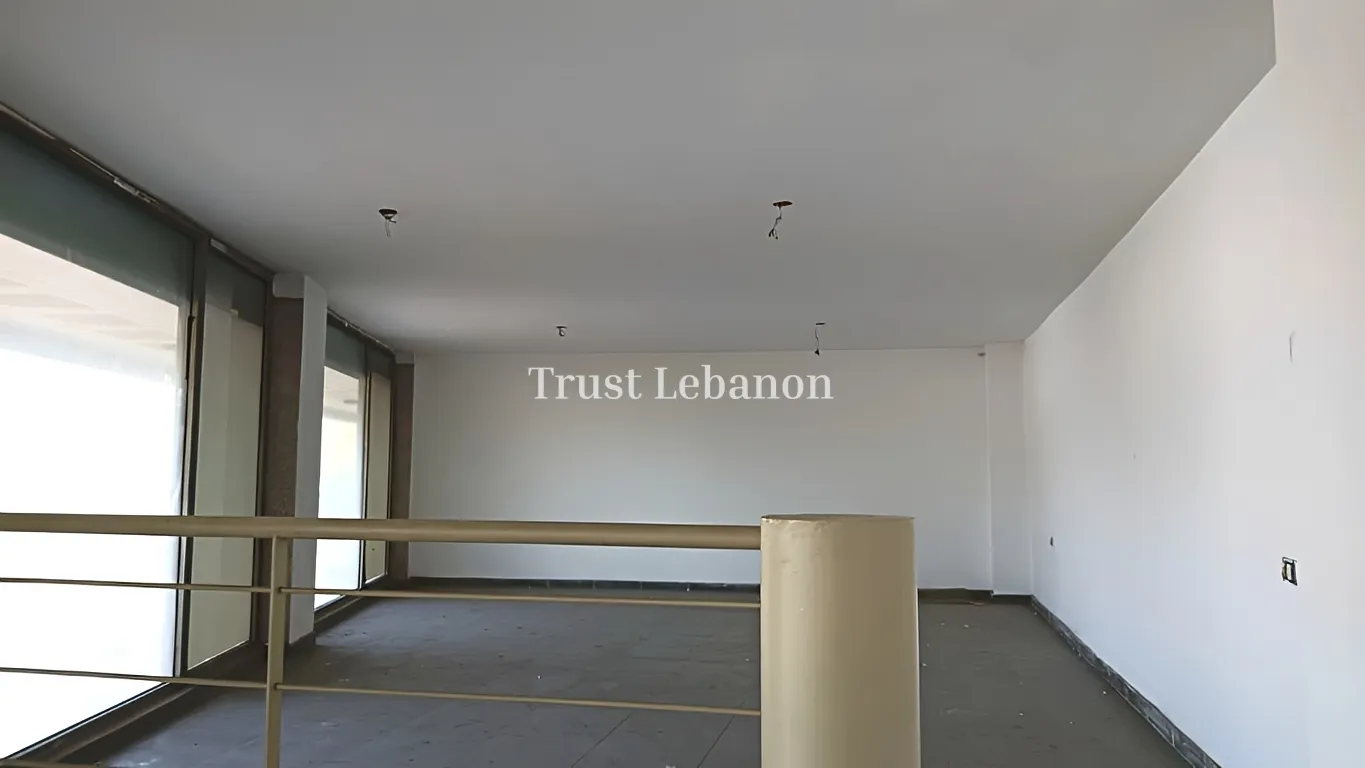 Shop for rent in Hazmieh
