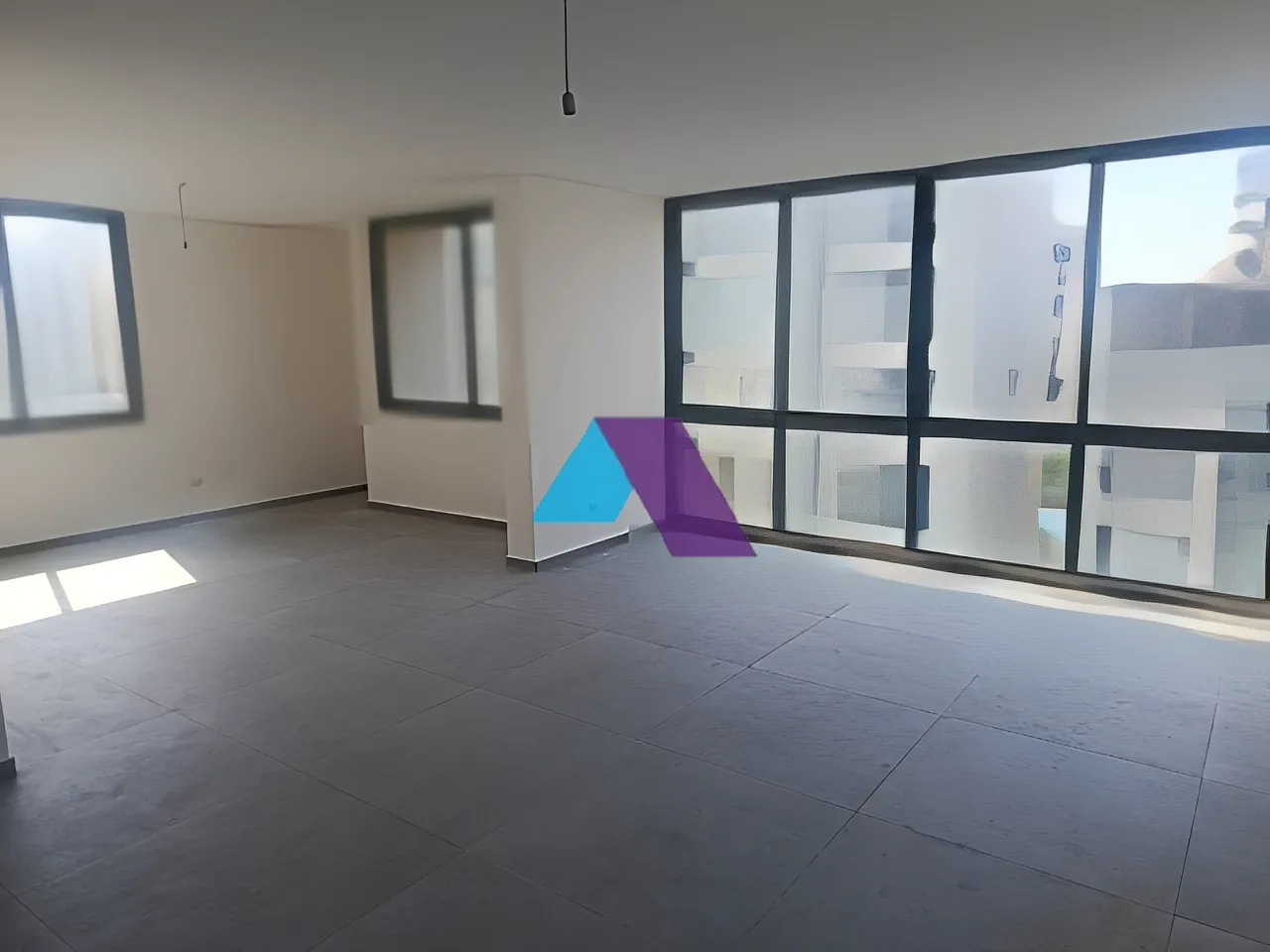 Apartment for Sale in Ain El Remmaneh - 3 bed, 4 bath