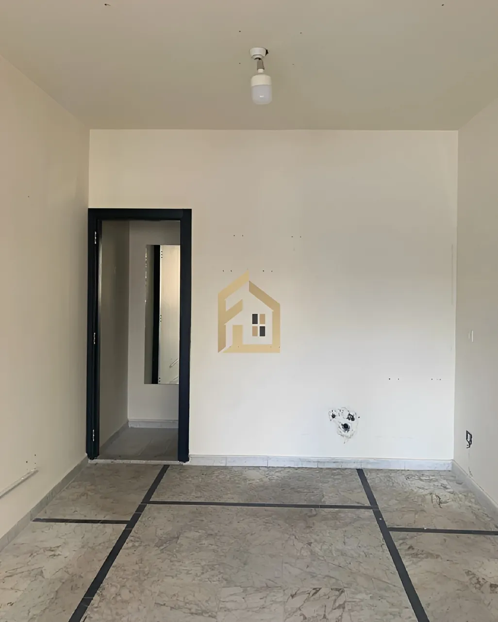Shop for rent in Dekwaneh, Lebanon