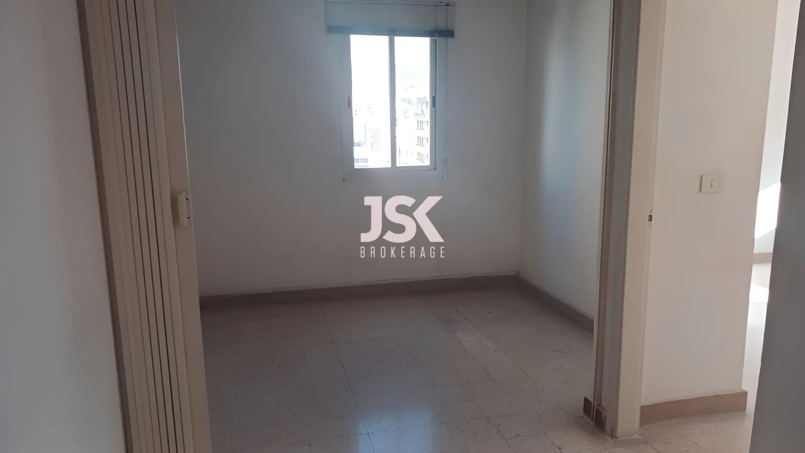 Office for Sale in Horch Tabet