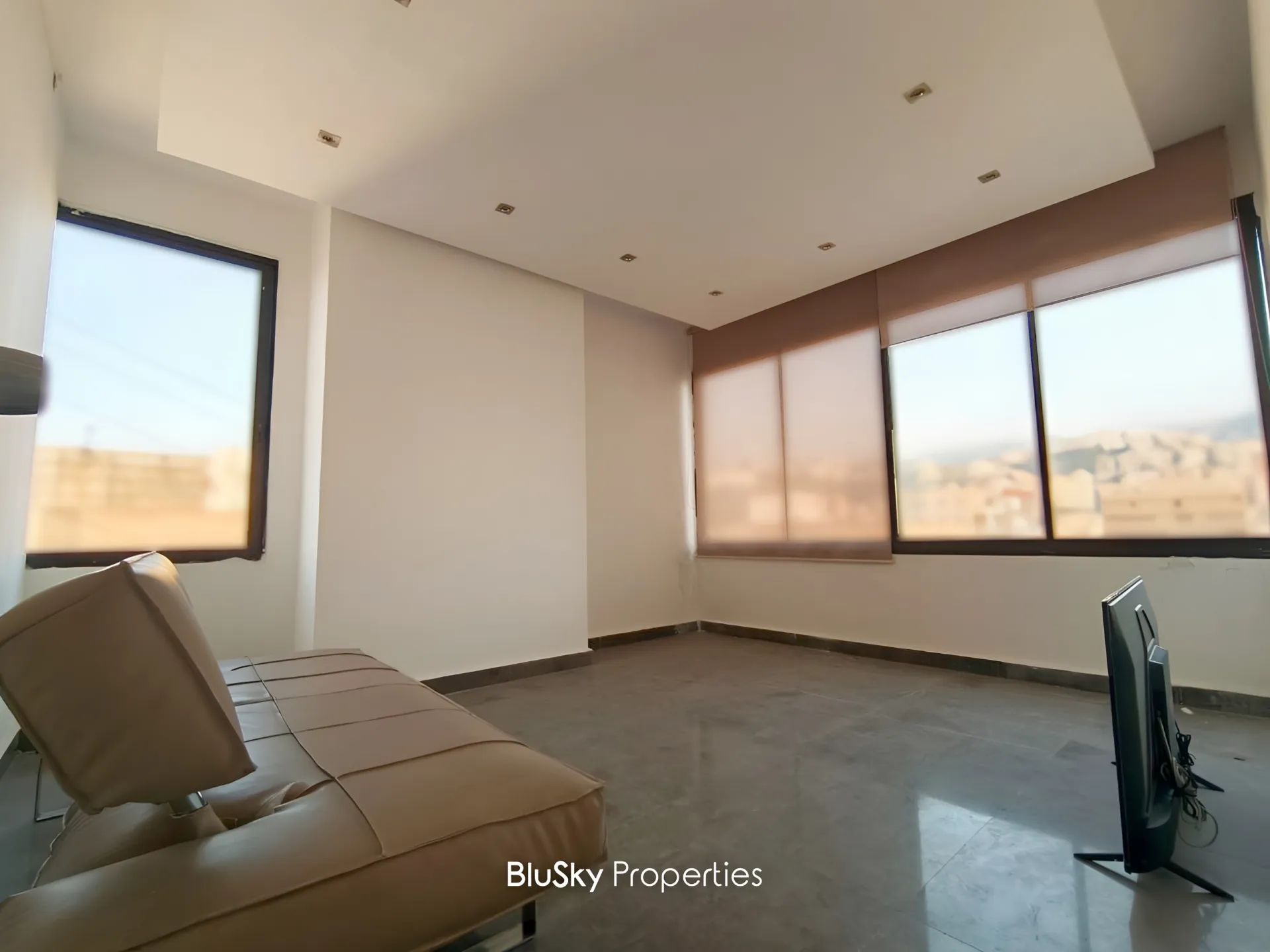 Office for rent in Zalqa
