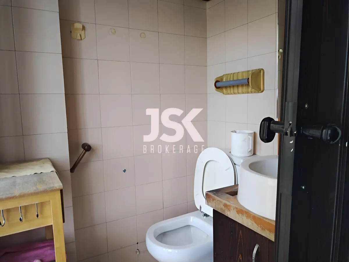 Shop for sale in Zouk Mikael