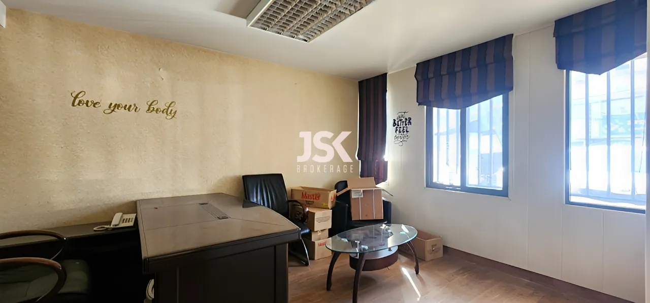 Office for Rent in Louaize