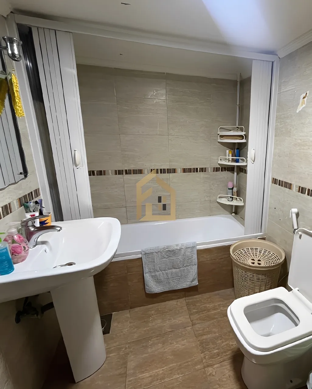 Apartment for Sale in Zarif, Bayrut, Lebanon