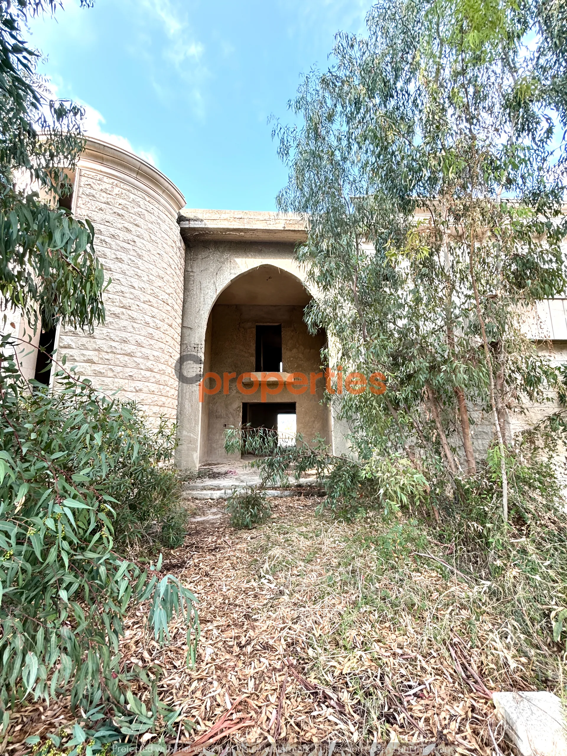 Villa for Sale in Aamchit