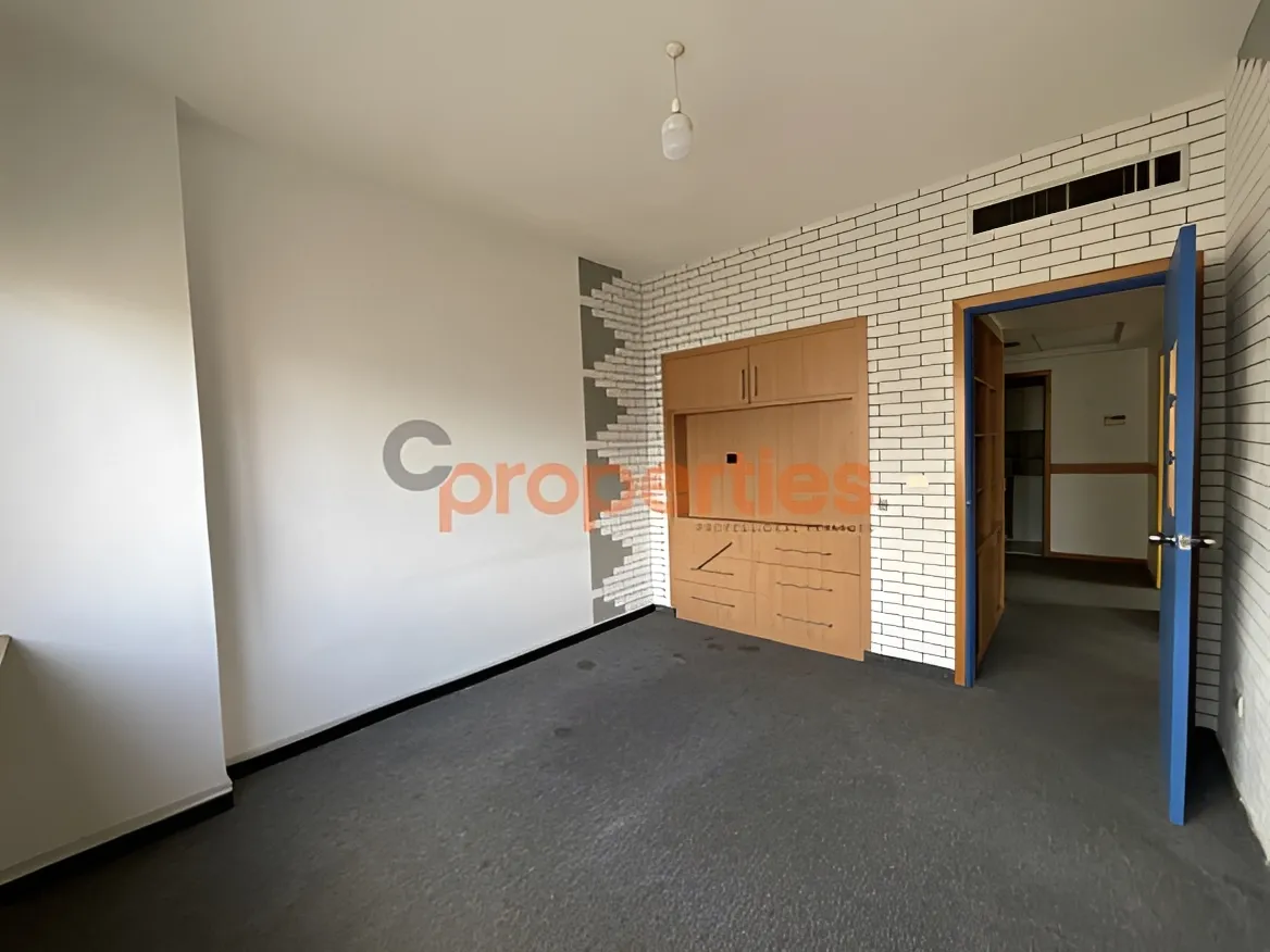Office for Sale in Dekwaneh
