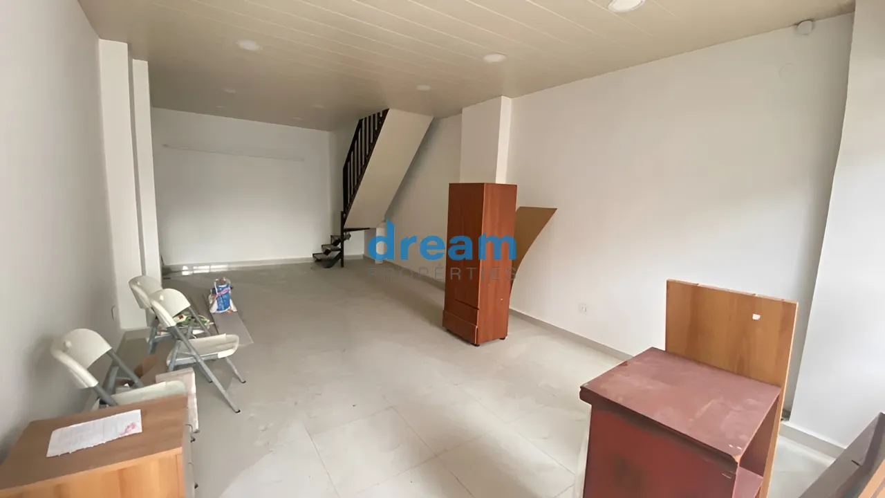 Shop for rent in Dekwaneh