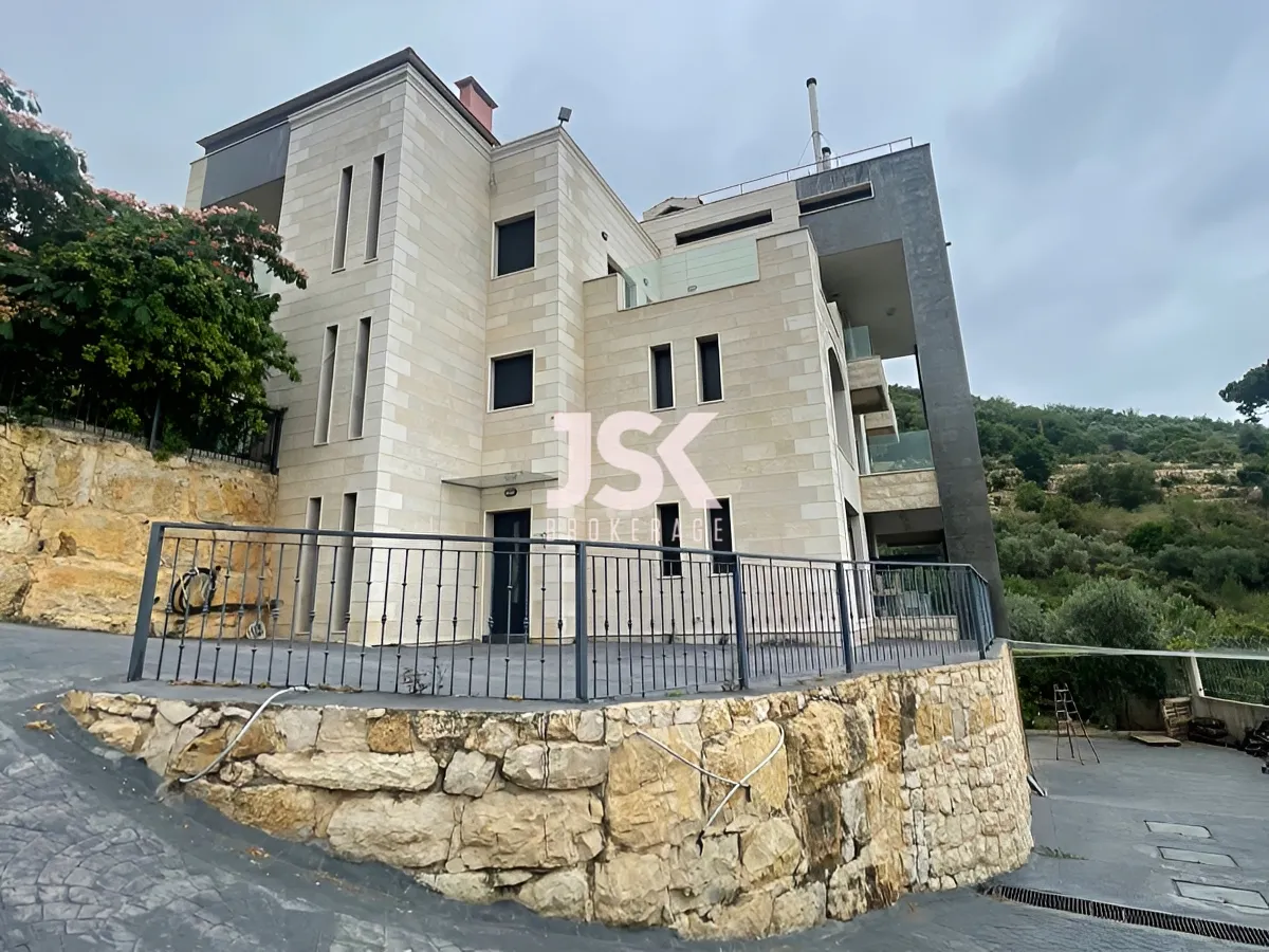 Villa for Sale in Aley