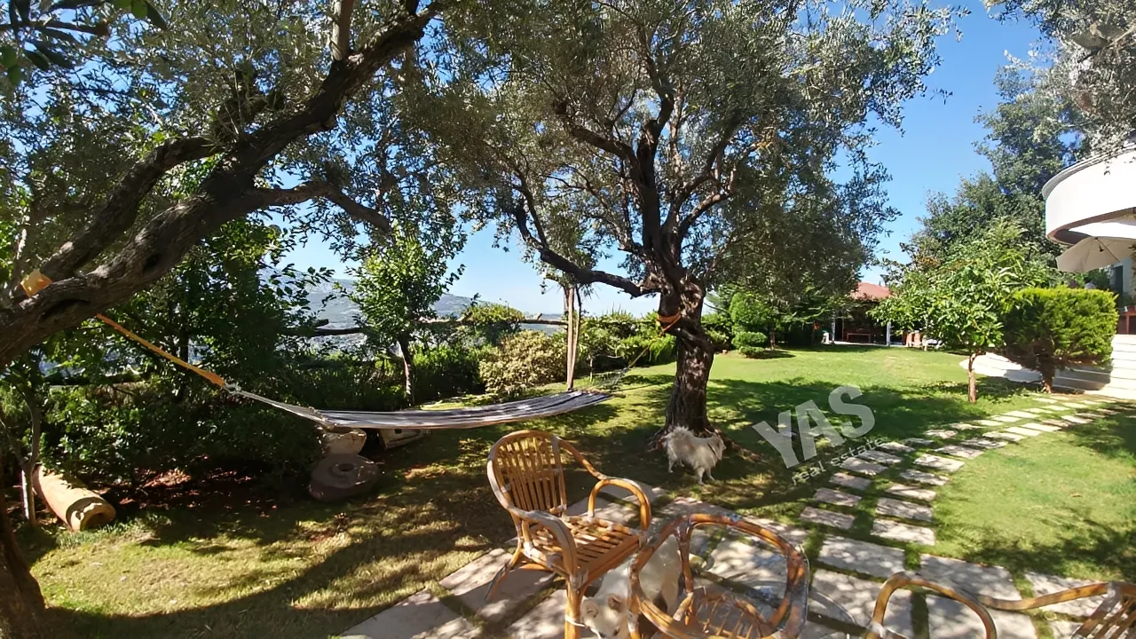 Villa for Sale in Ajaltoun