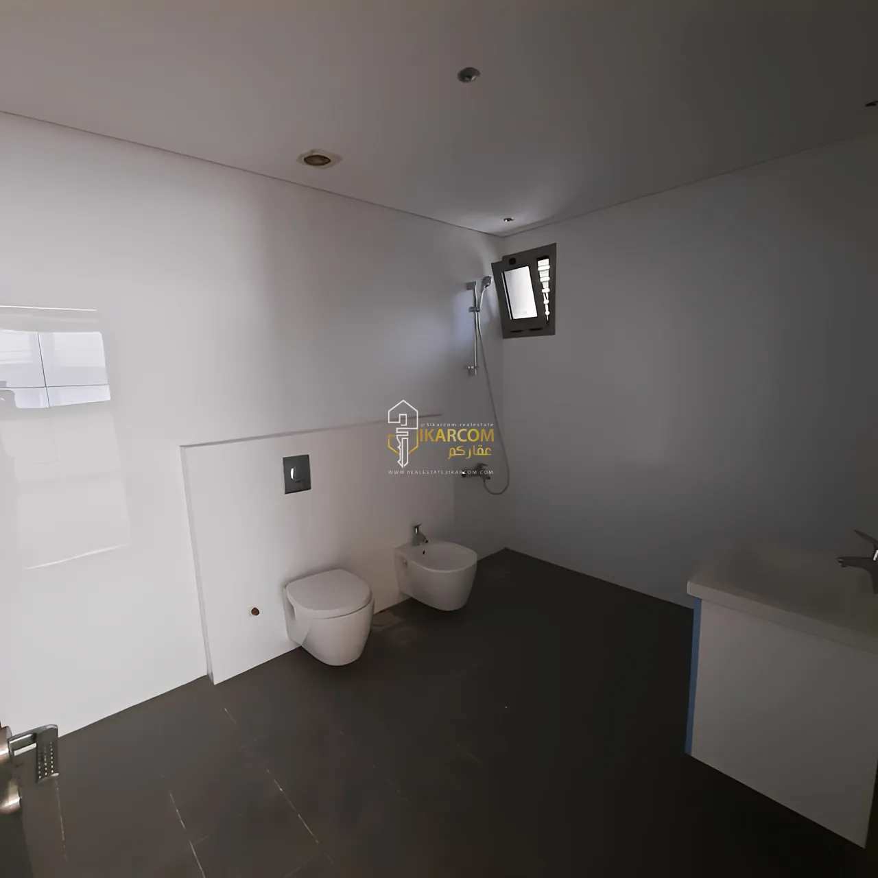 Apartment for Sale in Sakiet al Janzeer - 3 bed, 4 bath