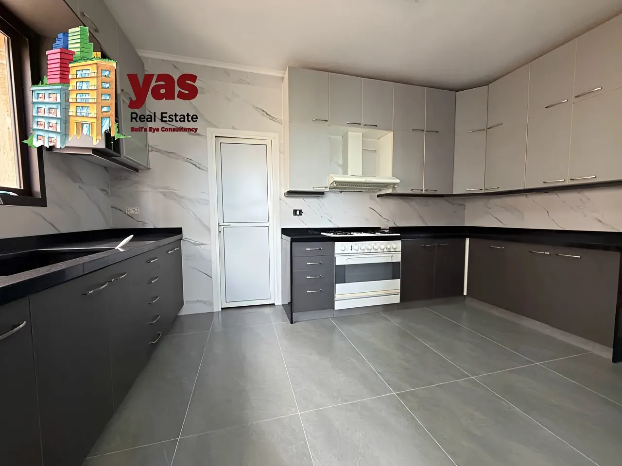 Apartment for Sale in Haret Sakhr - 4 bed, 5 bath