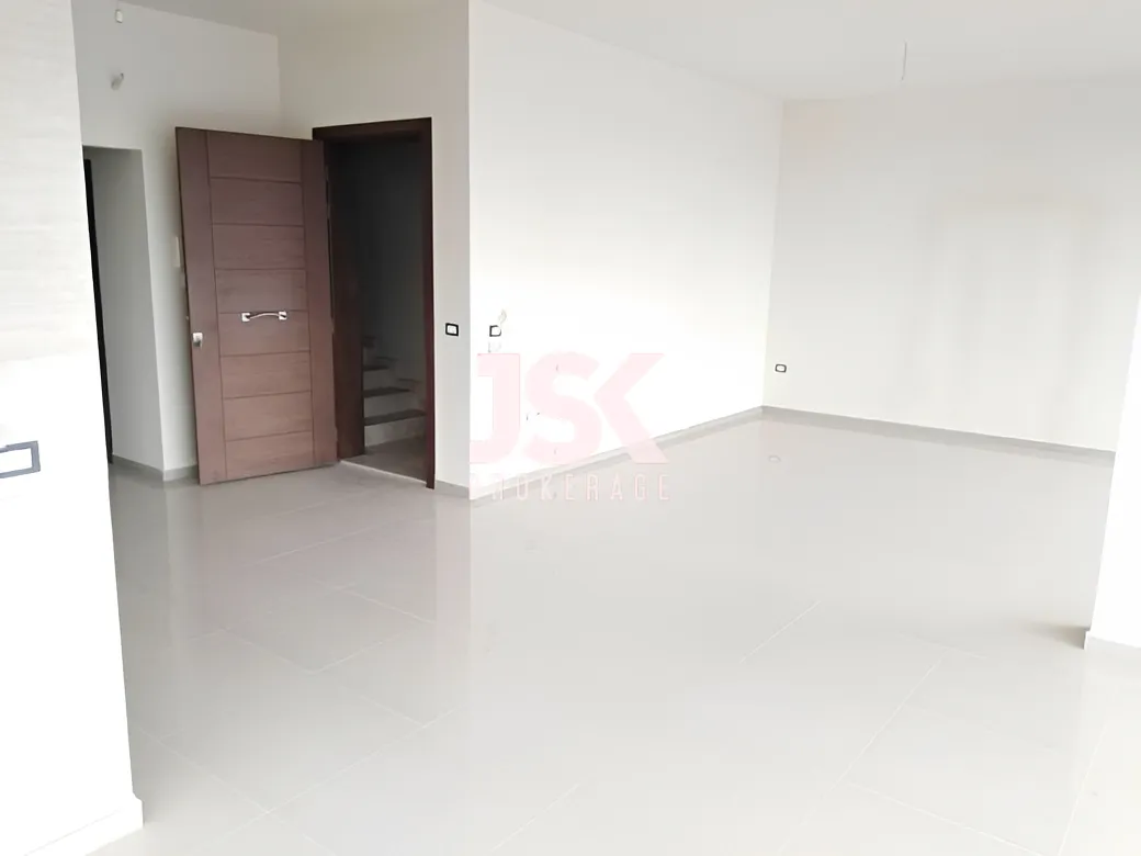 Apartment for Sale in Aatchane, Lebanon - 3 bed, 3 bath