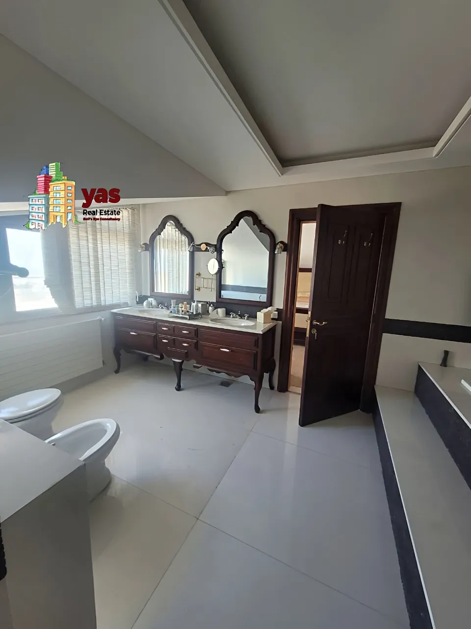Apartment for Sale in Montiverdi - 4 bed, 6 bath