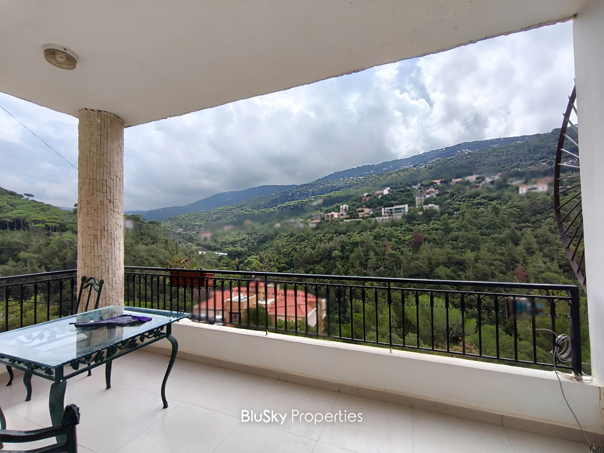Apartment for rent in Baabdat
