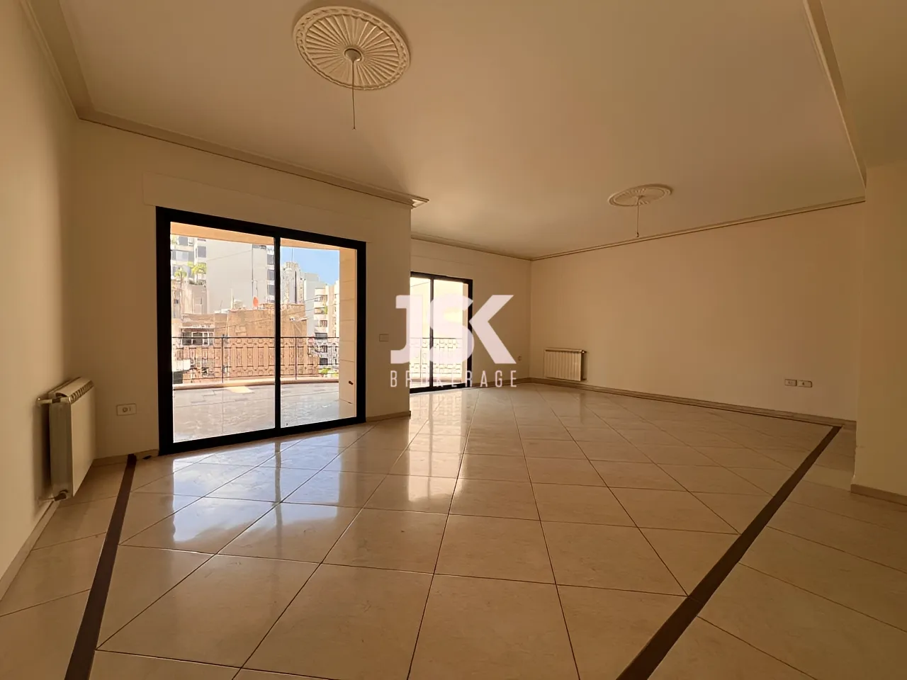 Apartment for Sale in Sioufi