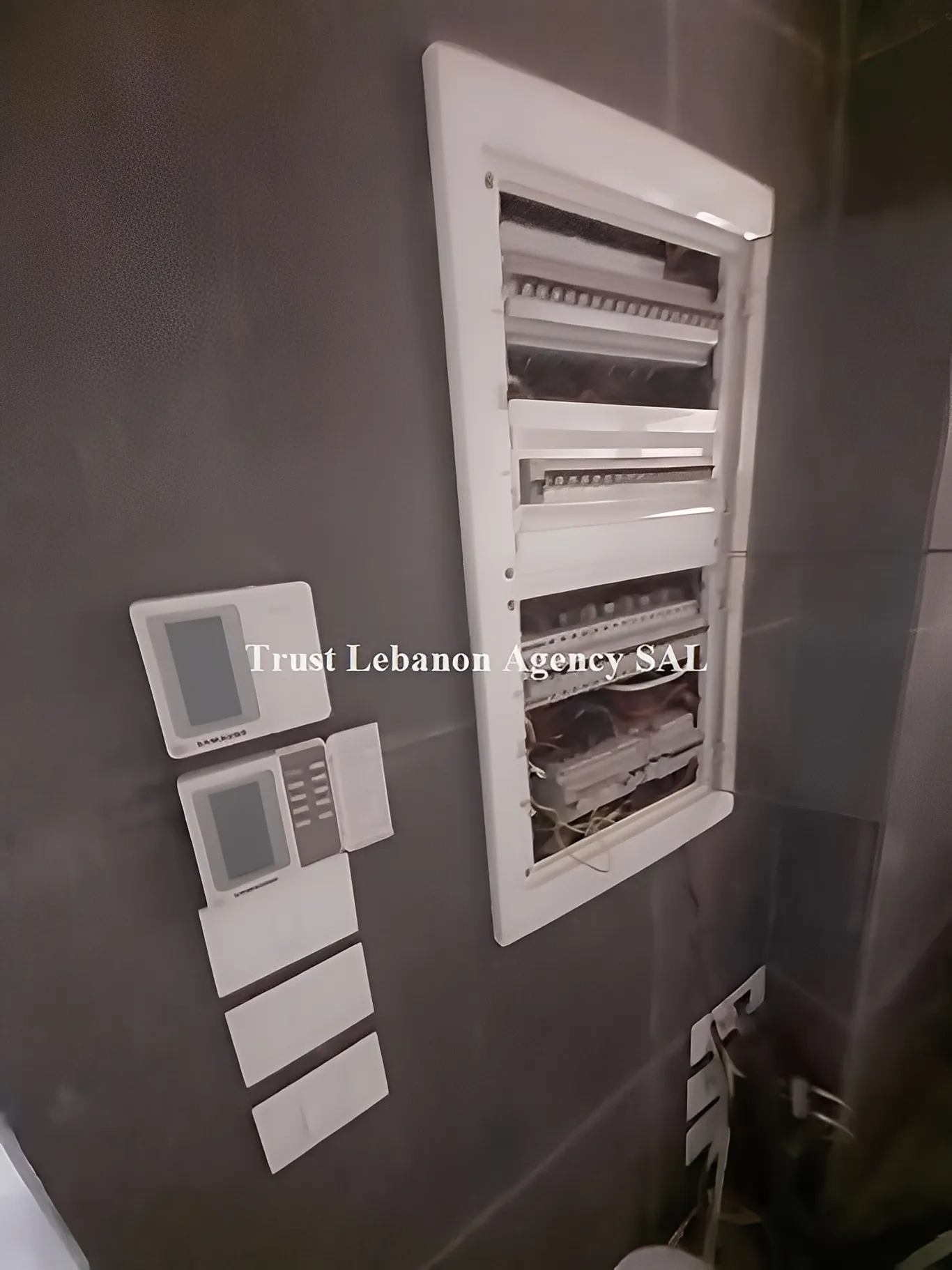 Commercial Property For Rent in Metn, Horsh Tabet