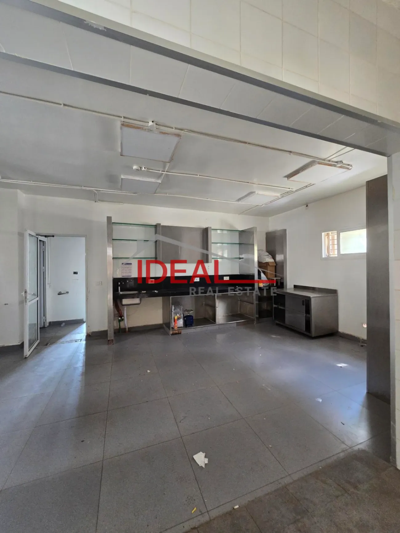 Restaurant for rent in Ain el remmeneh, baabda, Lebanon