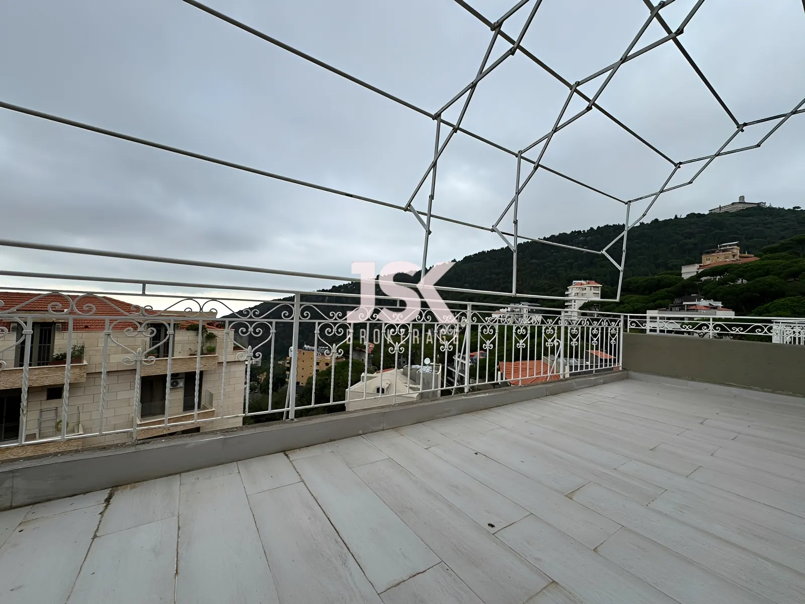Duplex for Sale in Broummana - 3 bed, 1 bath