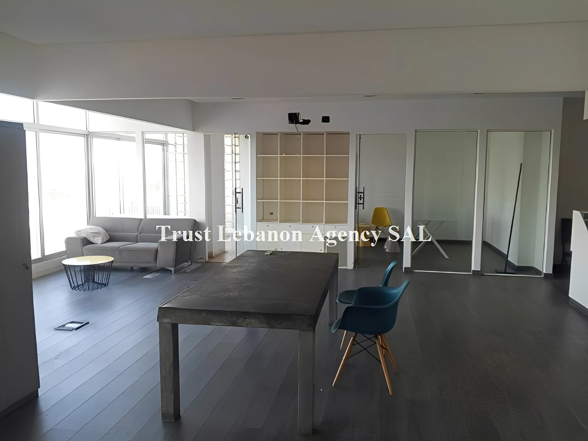 Office for rent in Beirut, Medawar