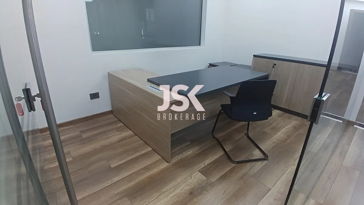 Office for rent in Sin El Fil
