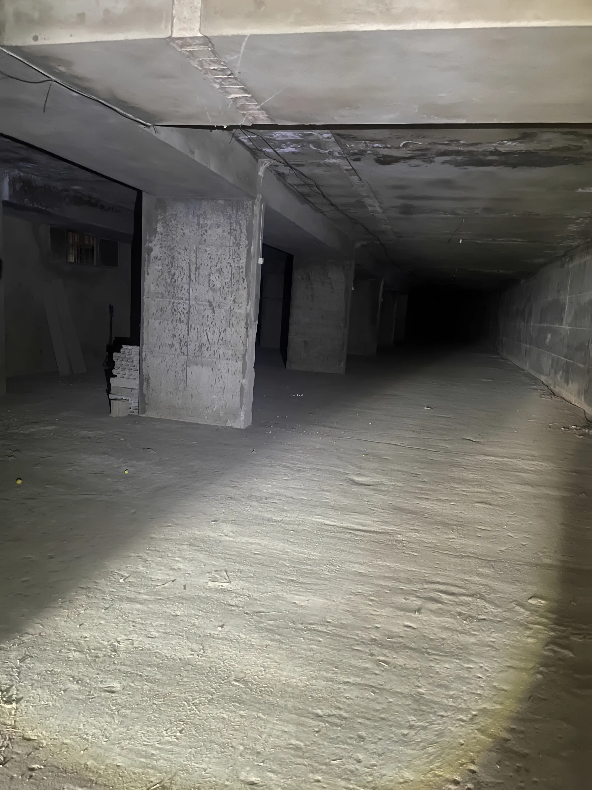 Warehouse for rent in Dekwaneh