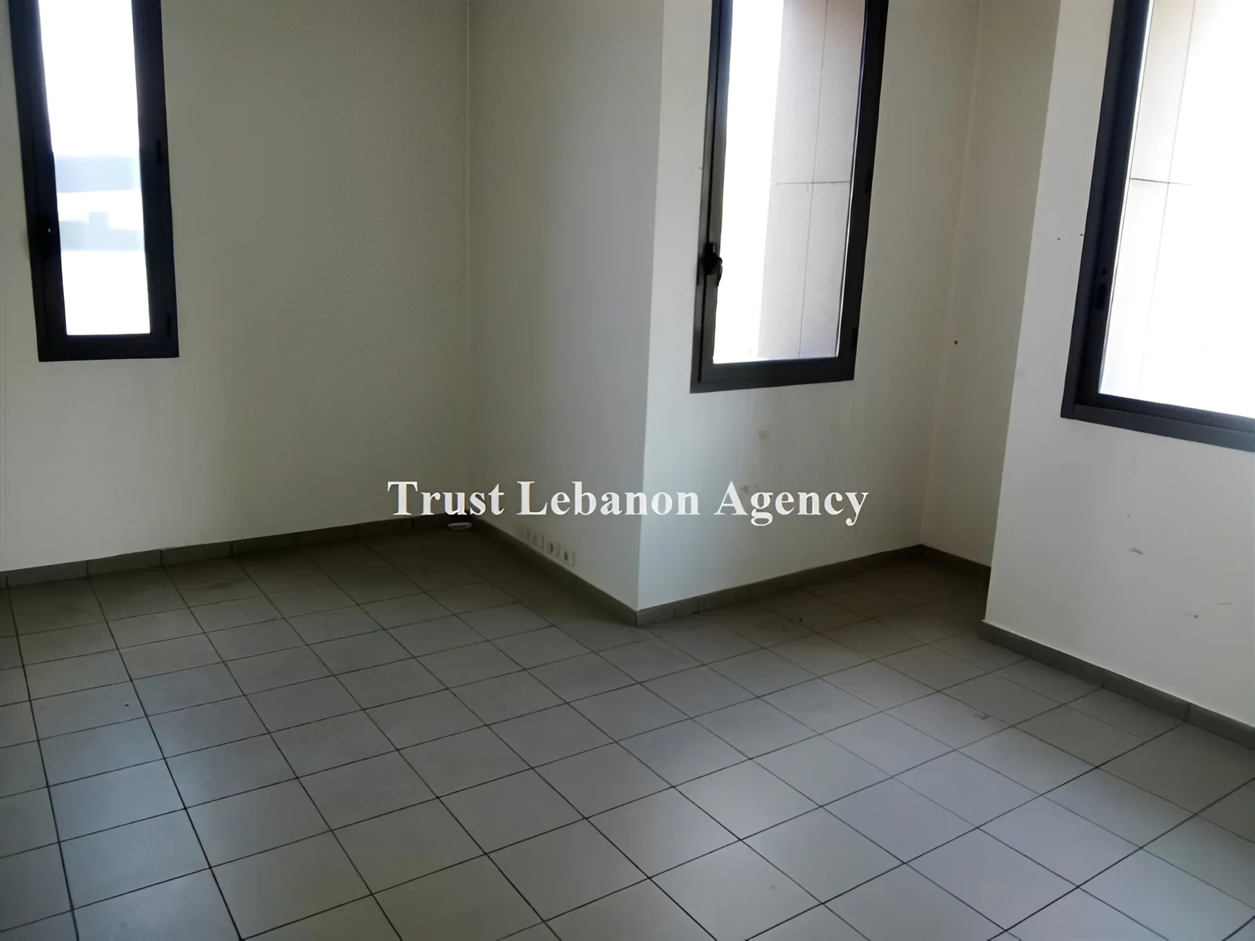 Office for rent in Baabda, Hazmieh