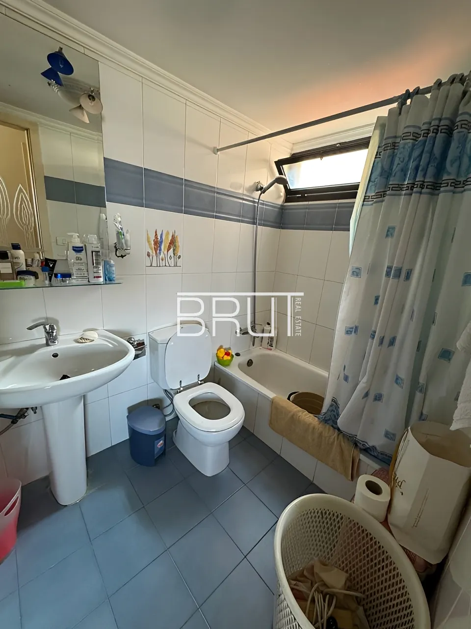 Apartment for Sale in Haret Sakher