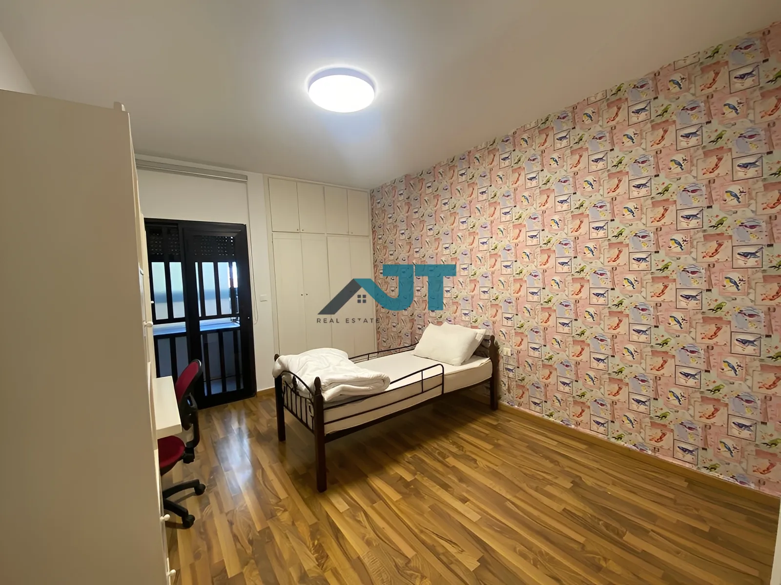 Apartment for Rent in Caree d'or, achrafieh