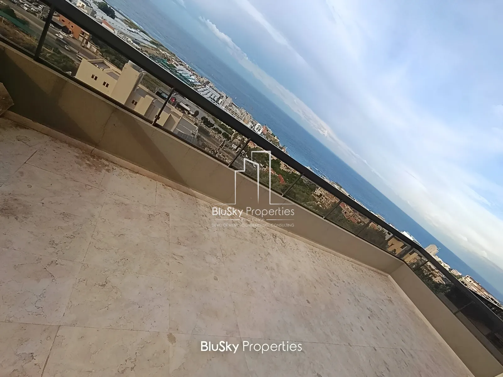 Apartment for Sale in Kfaryassine - 3 bed, 5 bath