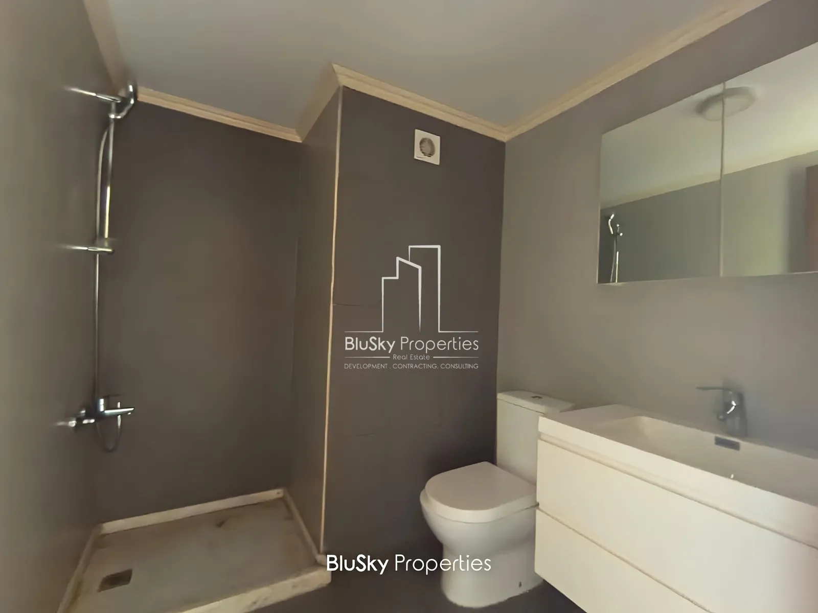 Apartment for Sale in Adma