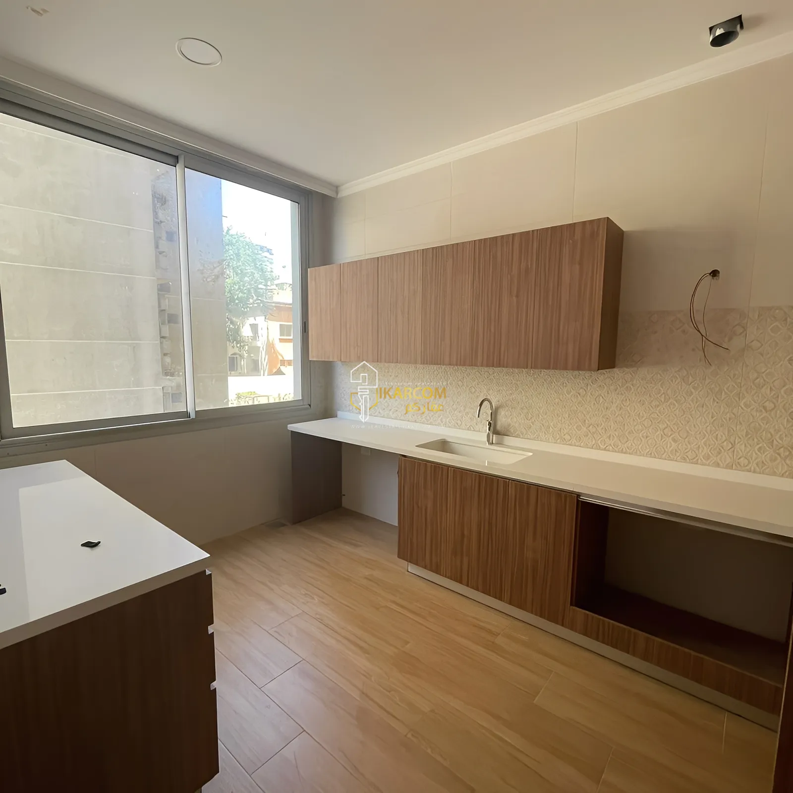 Duplex for Sale in Ras Al Naba'a, Beirut, Lebanon - 3 bed, 4 bath