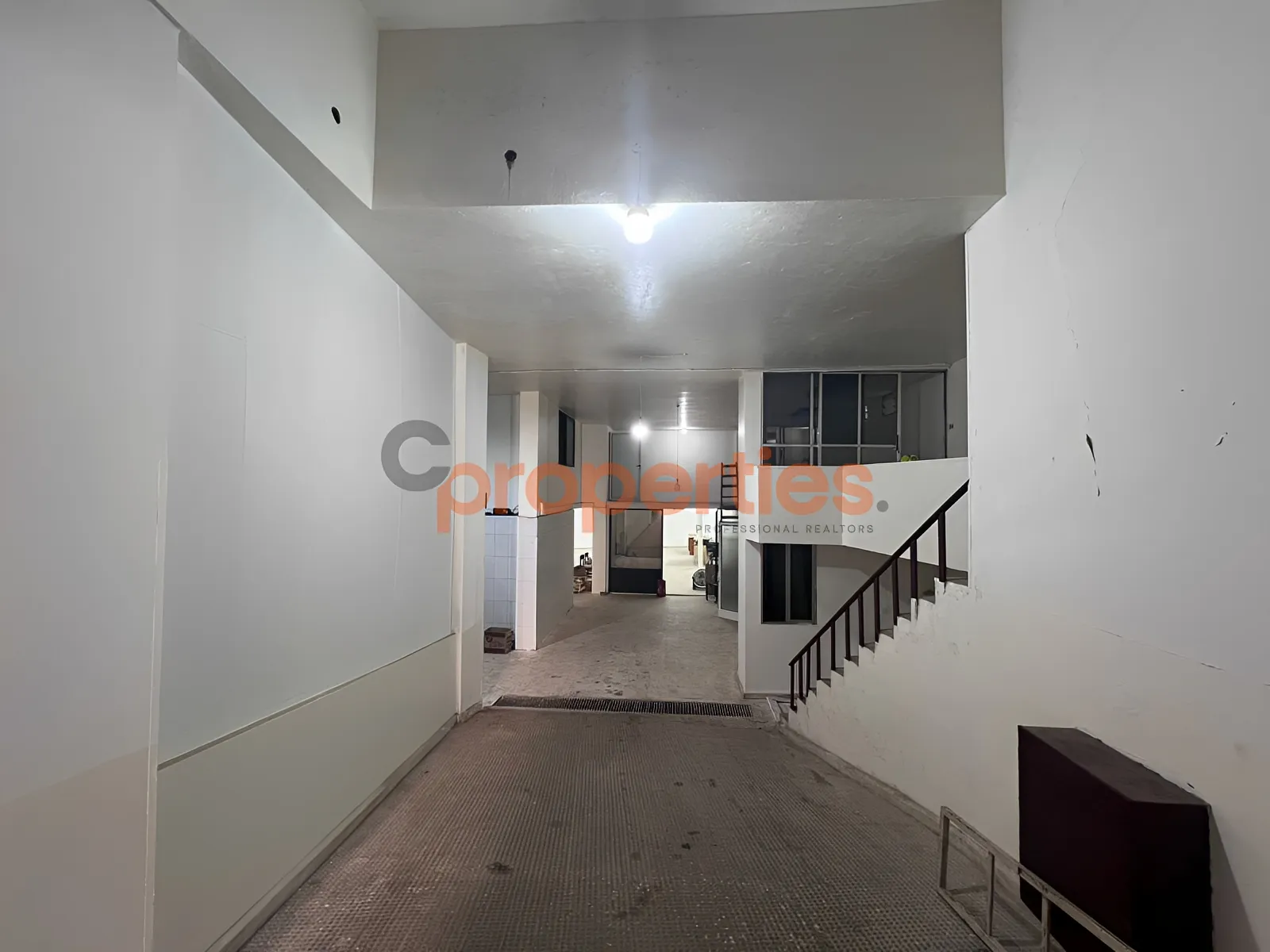 Warehouse for Sale in Dekwaneh