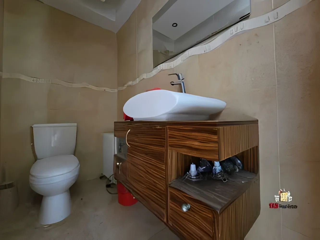 Apartment for Sale in Ballouneh - 5 bed, 5 bath