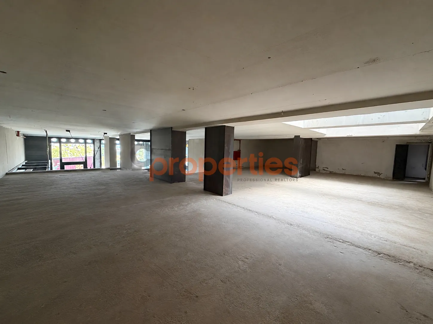 Showroom for Rent in Achrafieh