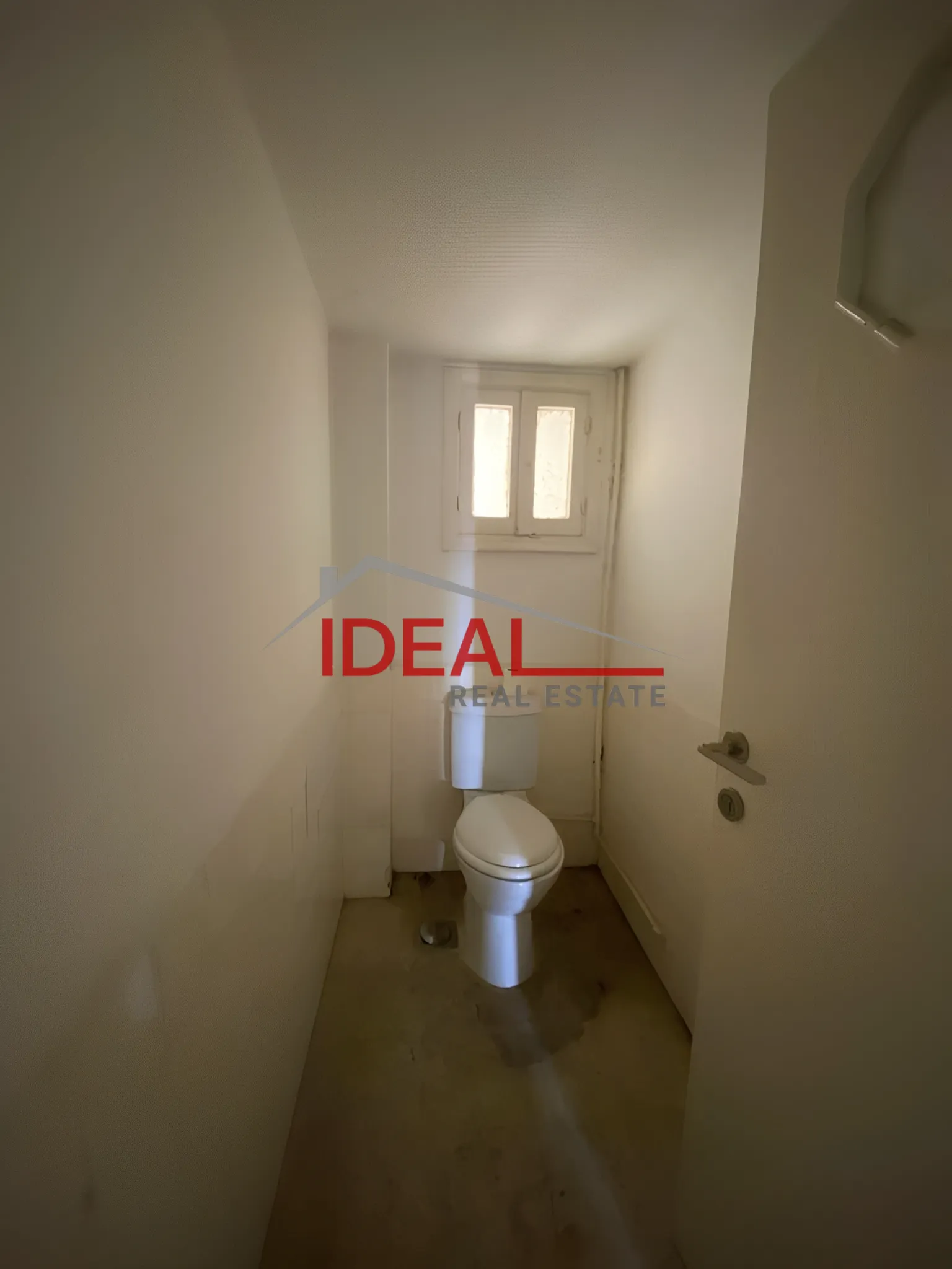 Apartment for Rent in Achrafieh, Beirut, Lebanon - 4 bed, 2 bath