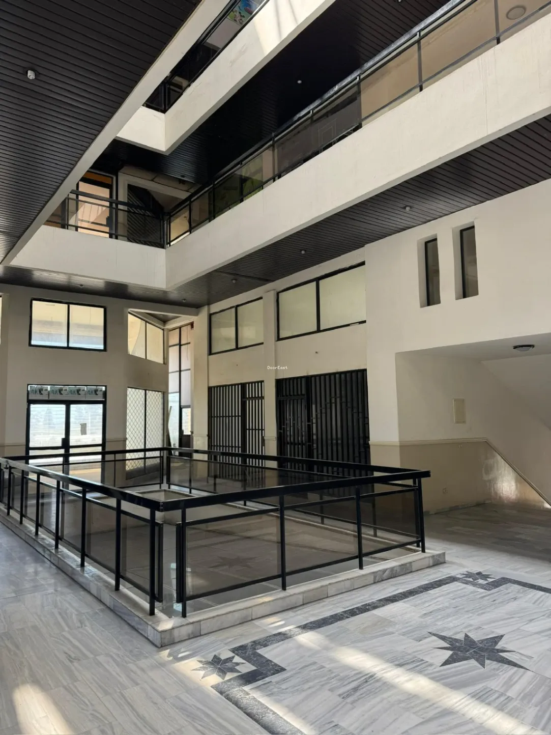 Commercial for rent in Old Saida Road، Bayrut, Lebanon