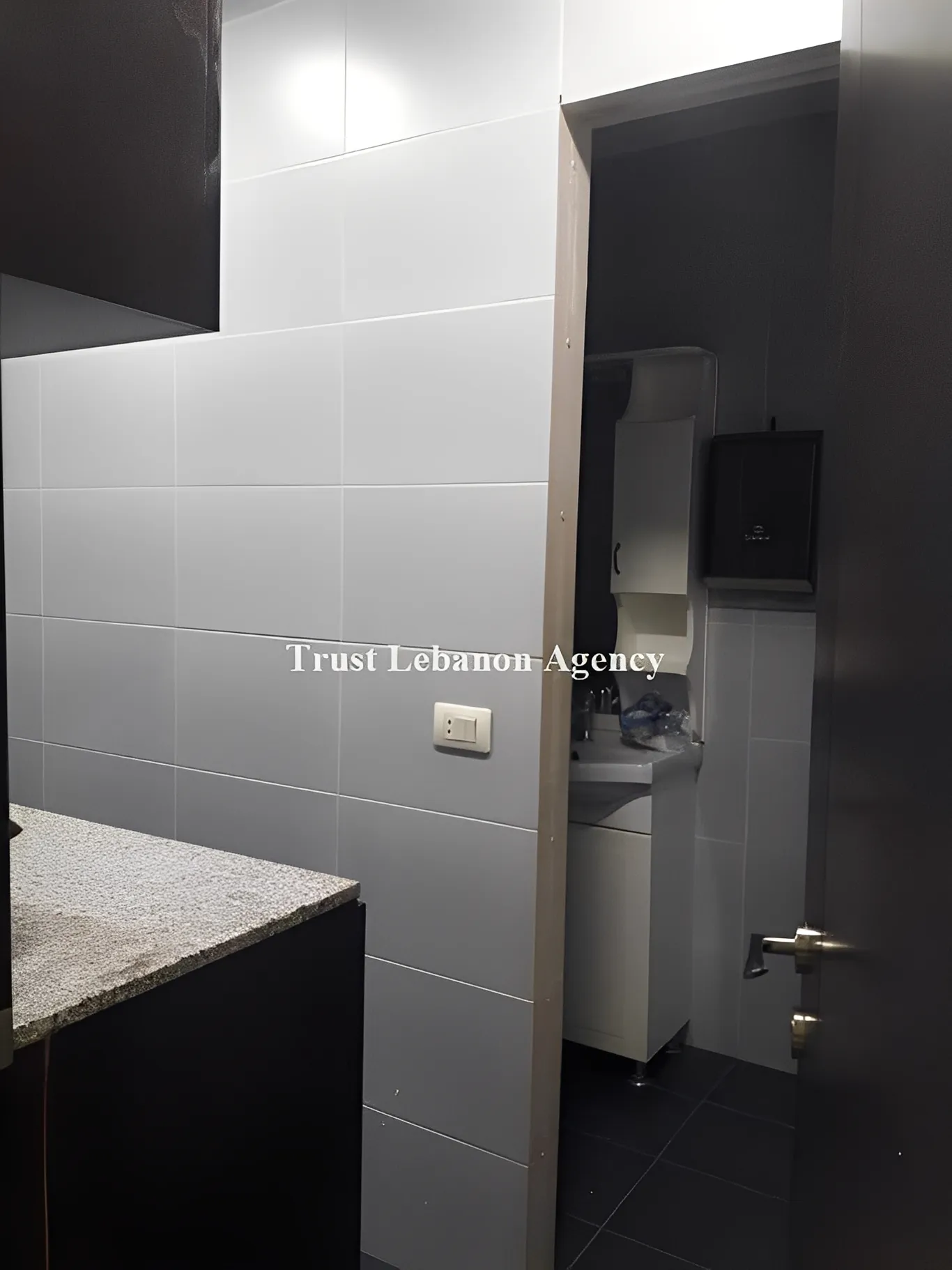 Office for rent in Metn, Mansourieh
