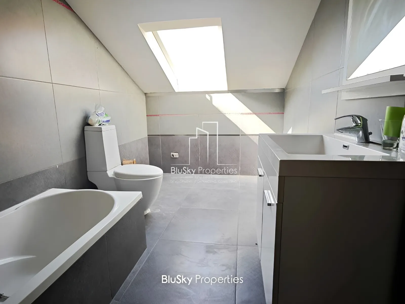 Apartment for Sale in Ain Saade