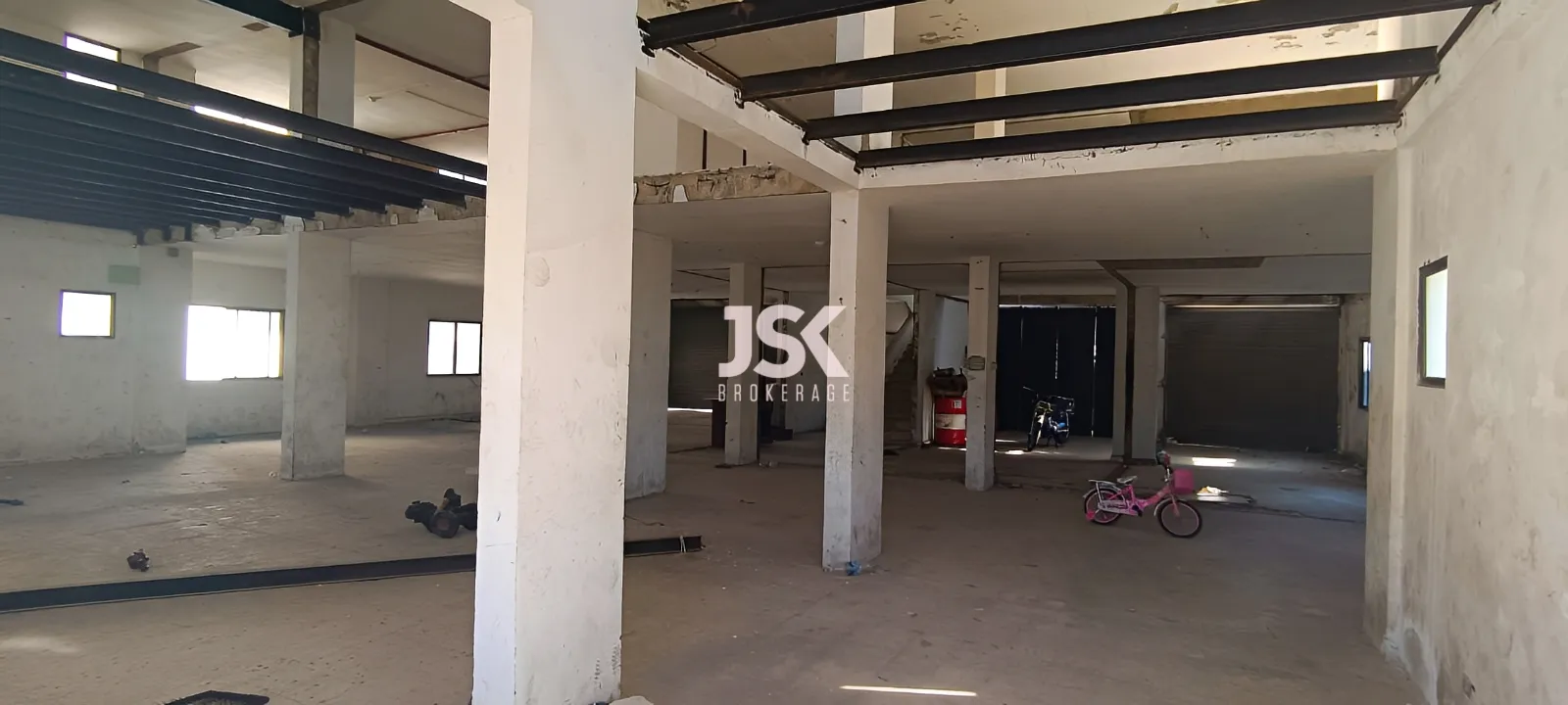 Building for Rent in Edde