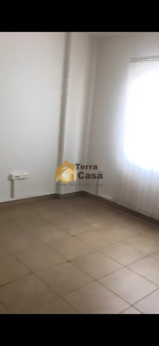 Office for rent in Jdeideh