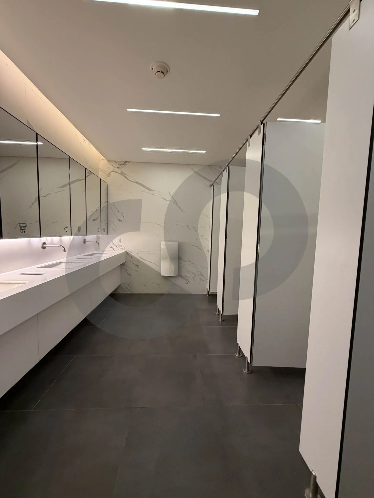 Office for rent in Dbayeh