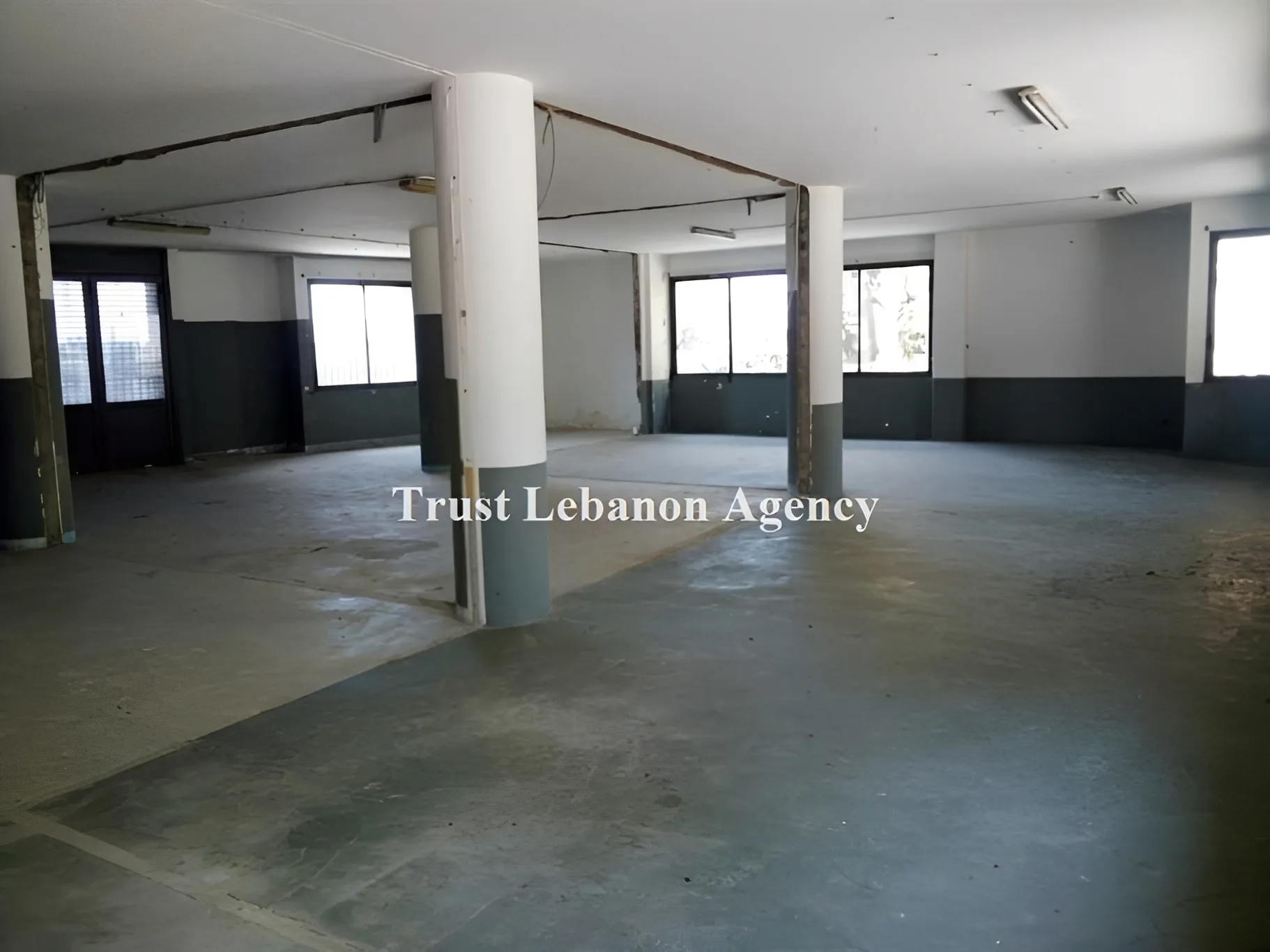 Commercial Property For Rent in Baabda, Hazmieh