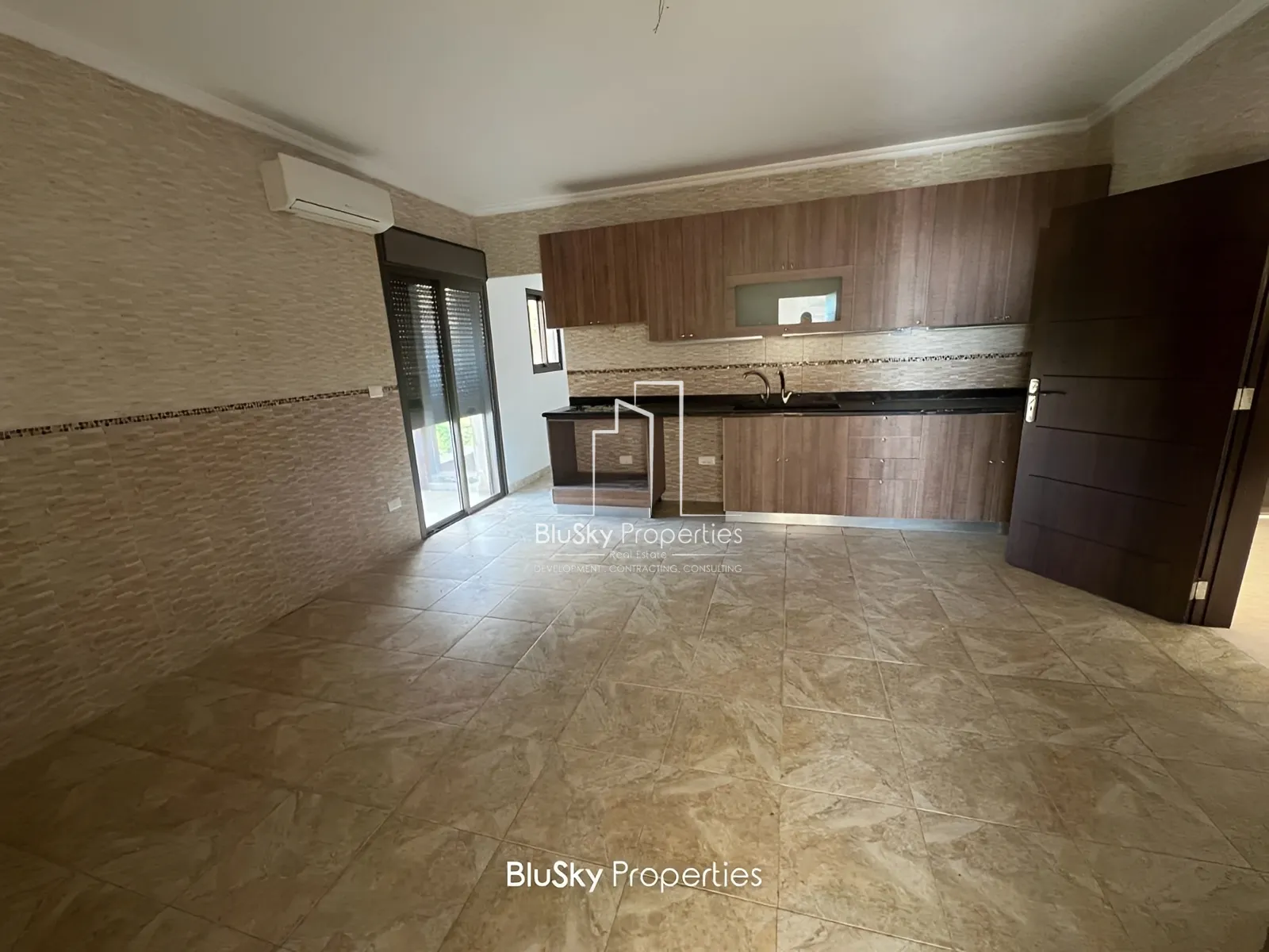 Apartment for Sale in Kfarhbeb - 3 bed, 4 bath