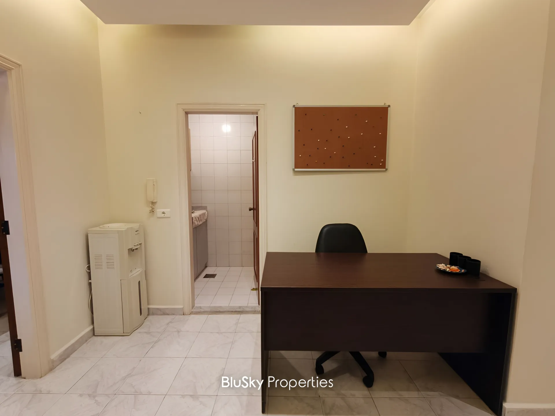 Office for rent in Antelias
